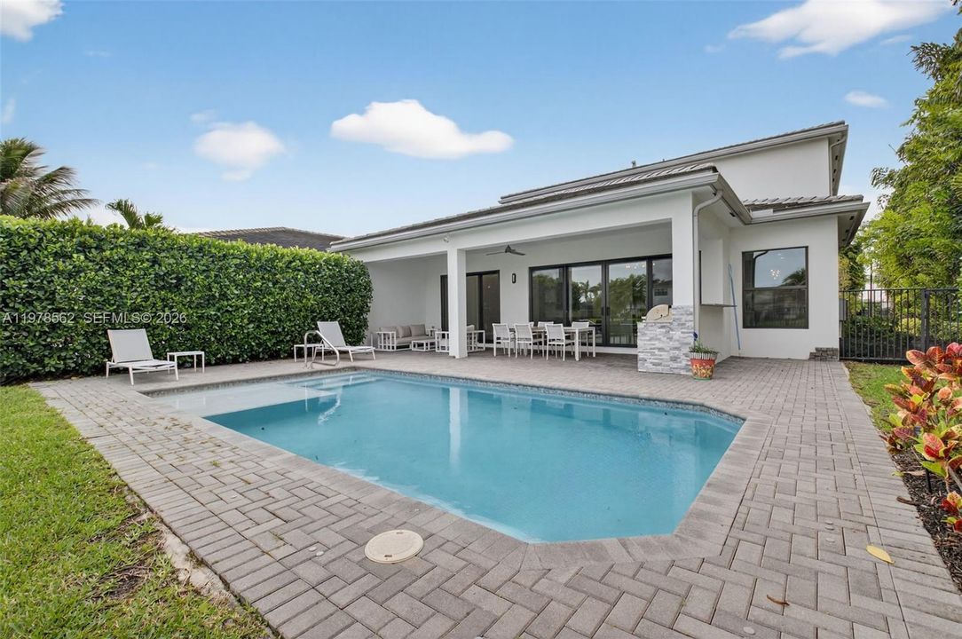 Recently Sold: $1,695,000 (4 beds, 4 baths, 3248 Square Feet)
