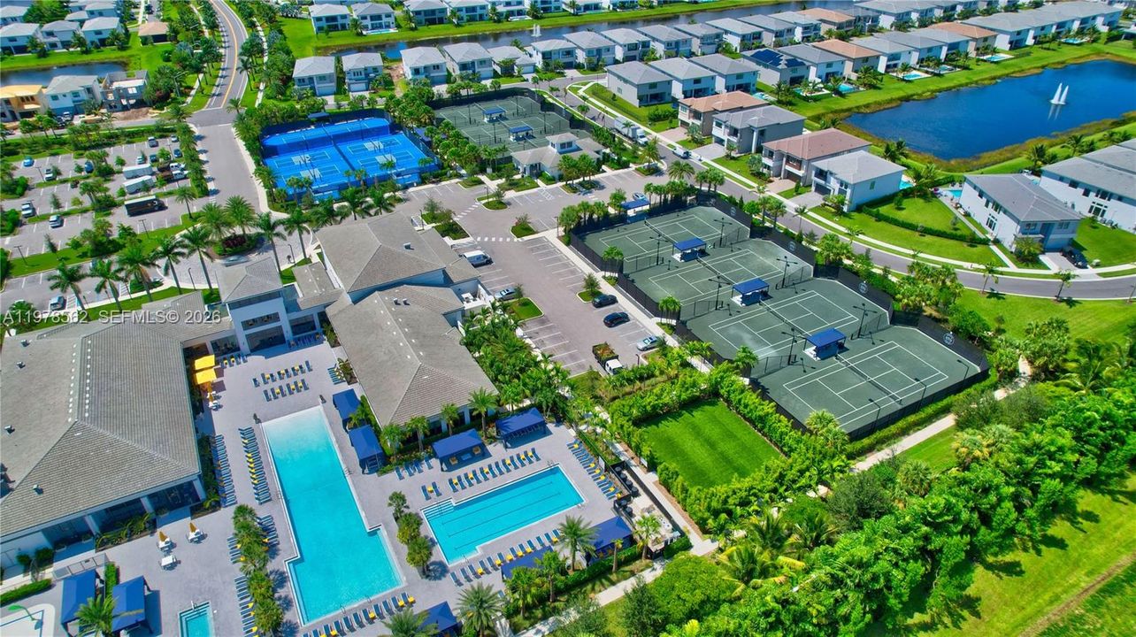 Recently Sold: $1,695,000 (4 beds, 4 baths, 3248 Square Feet)