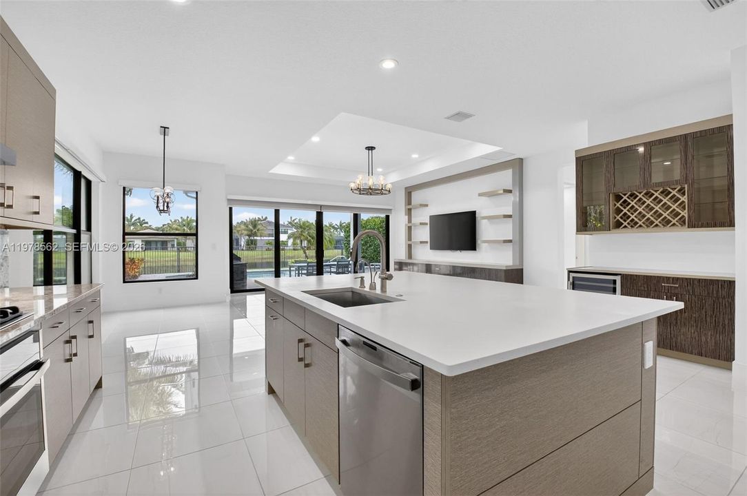 Recently Sold: $1,695,000 (4 beds, 4 baths, 3248 Square Feet)