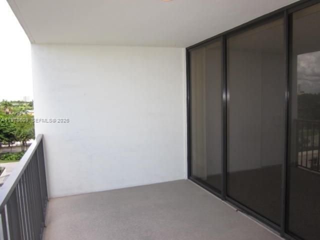 Recently Rented: $2,800 (1 beds, 1 baths, 868 Square Feet)