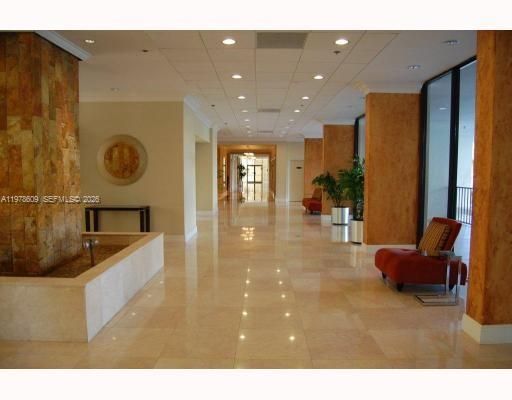 Recently Rented: $2,800 (1 beds, 1 baths, 868 Square Feet)