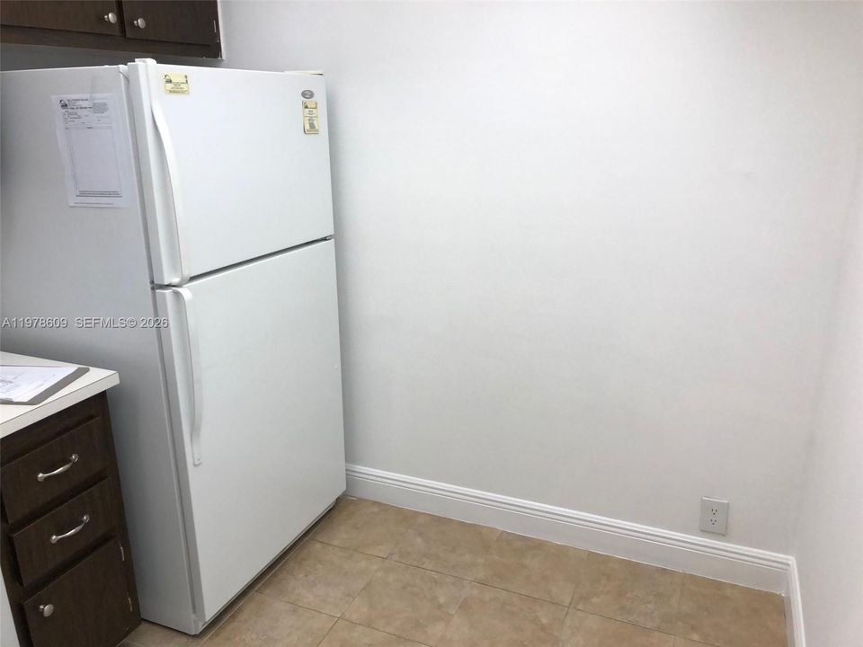 Recently Rented: $2,800 (1 beds, 1 baths, 868 Square Feet)