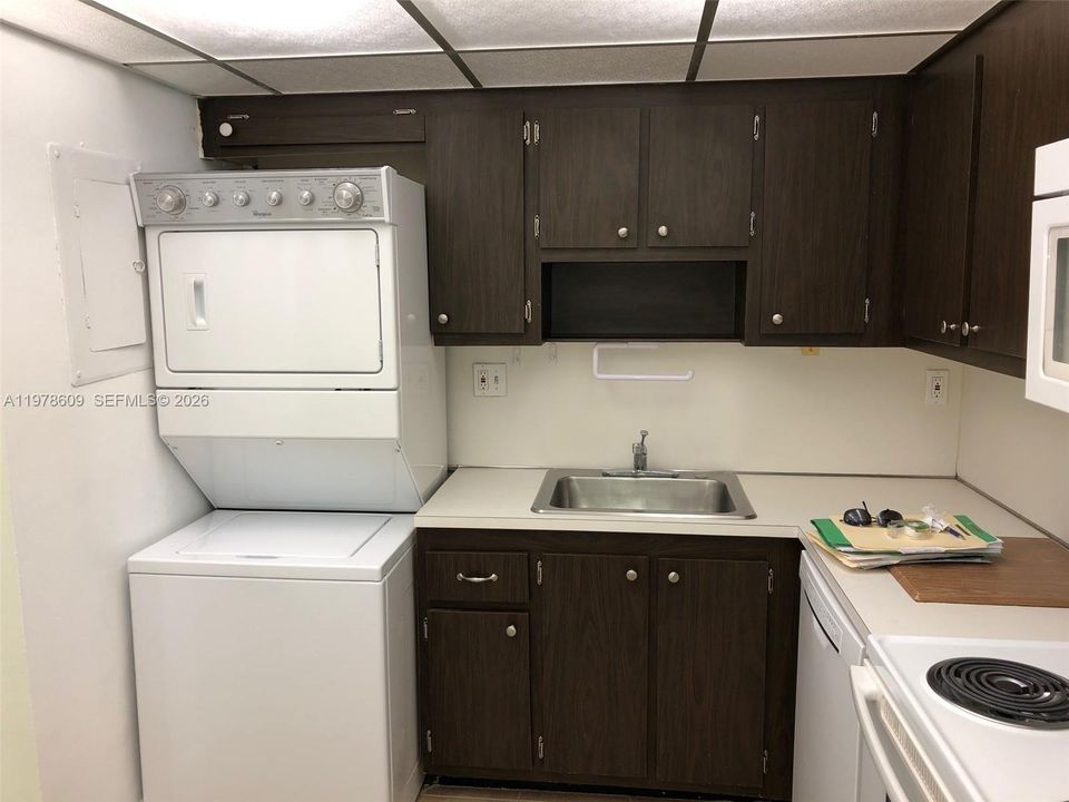 Recently Rented: $2,800 (1 beds, 1 baths, 868 Square Feet)