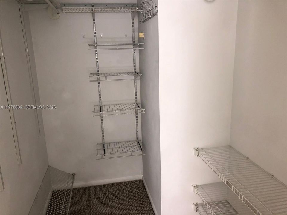 Recently Rented: $2,800 (1 beds, 1 baths, 868 Square Feet)