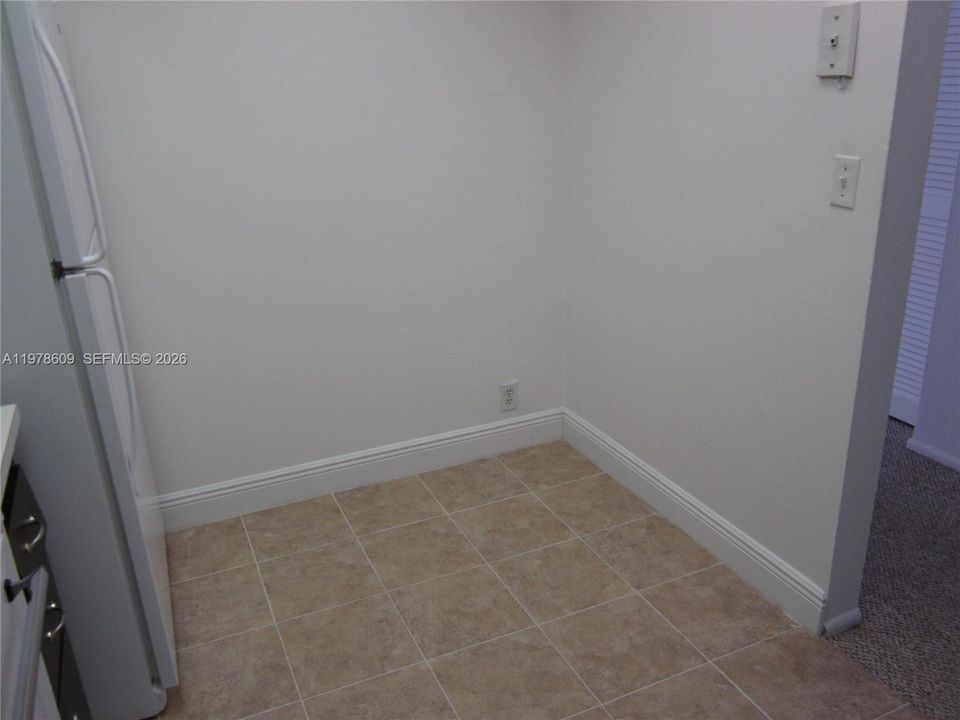 Recently Rented: $2,800 (1 beds, 1 baths, 868 Square Feet)