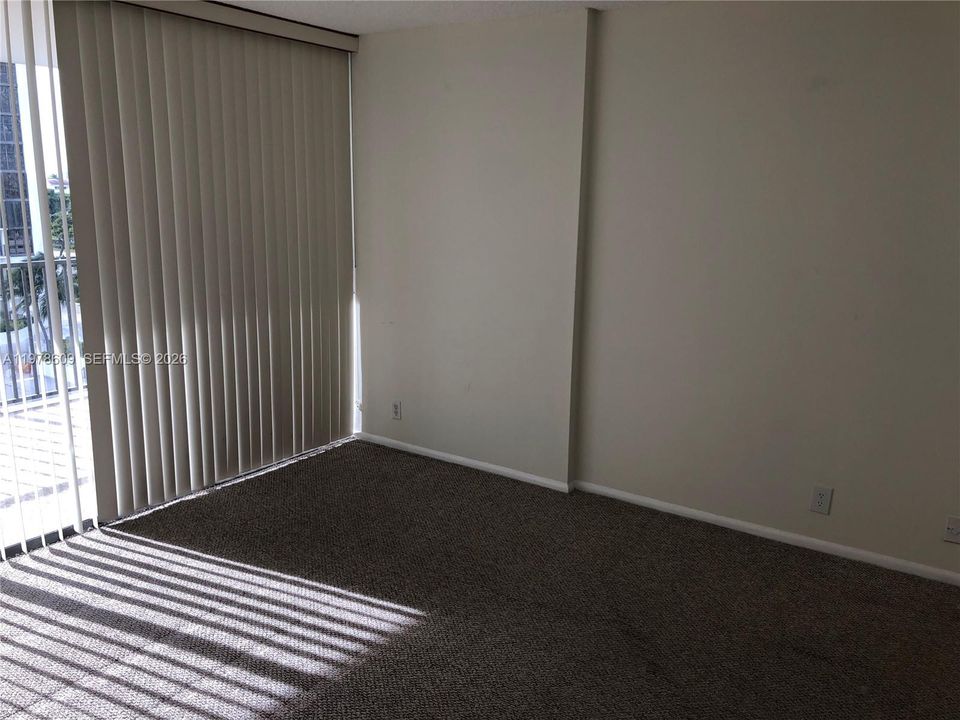 Recently Rented: $2,800 (1 beds, 1 baths, 868 Square Feet)