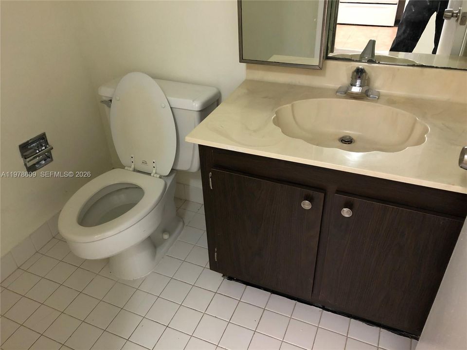 Recently Rented: $2,800 (1 beds, 1 baths, 868 Square Feet)