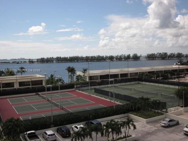 Recently Rented: $2,800 (1 beds, 1 baths, 868 Square Feet)