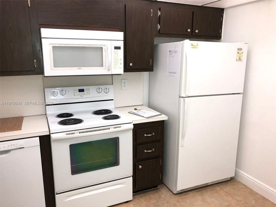 Recently Rented: $2,800 (1 beds, 1 baths, 868 Square Feet)