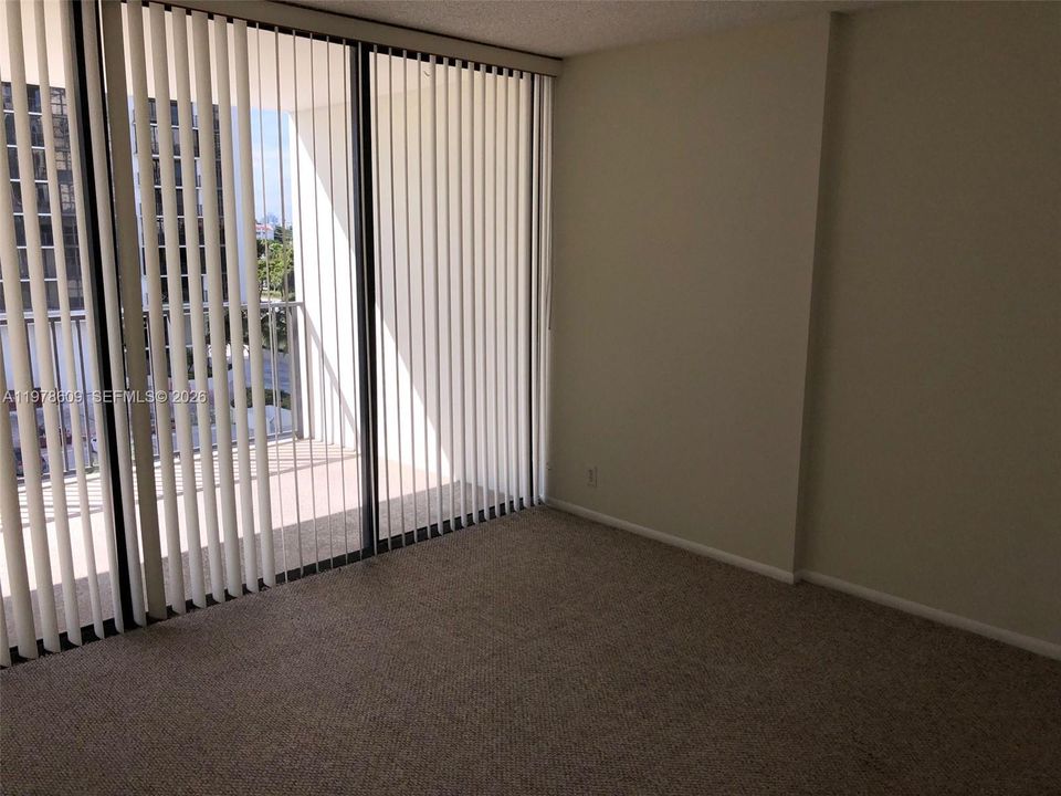 Recently Rented: $2,800 (1 beds, 1 baths, 868 Square Feet)