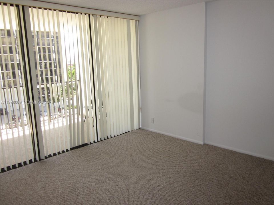 Recently Rented: $2,800 (1 beds, 1 baths, 868 Square Feet)