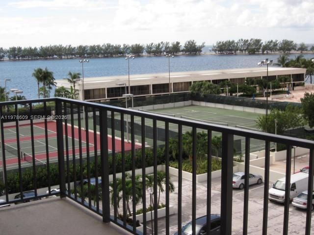 Recently Rented: $2,800 (1 beds, 1 baths, 868 Square Feet)