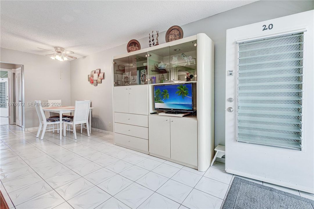 En Venta: $74,000 (1 camas, 1 baños, 625 Pies cuadrados)