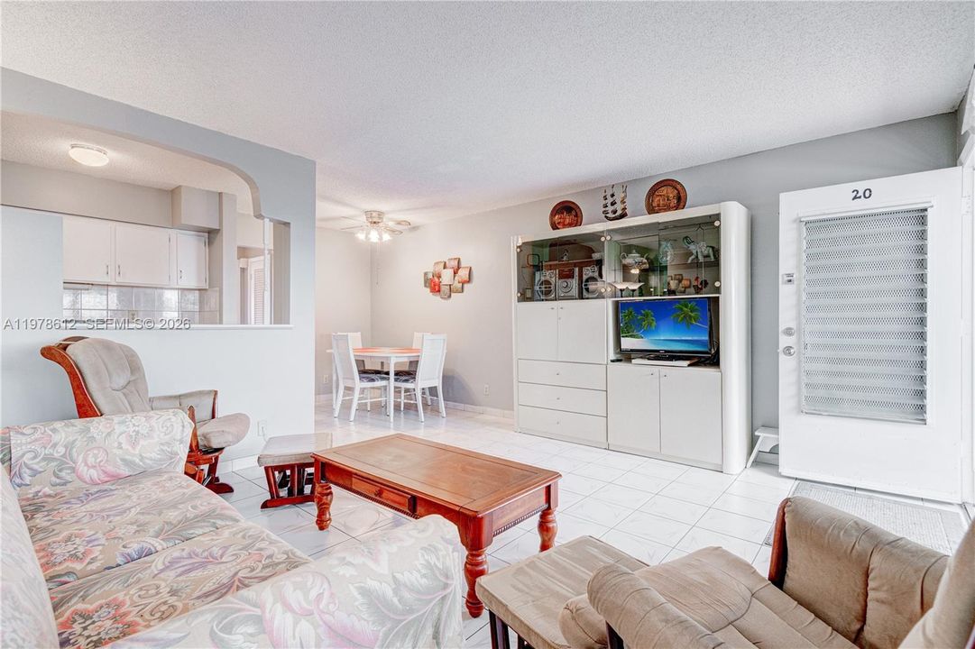 En Venta: $74,000 (1 camas, 1 baños, 625 Pies cuadrados)
