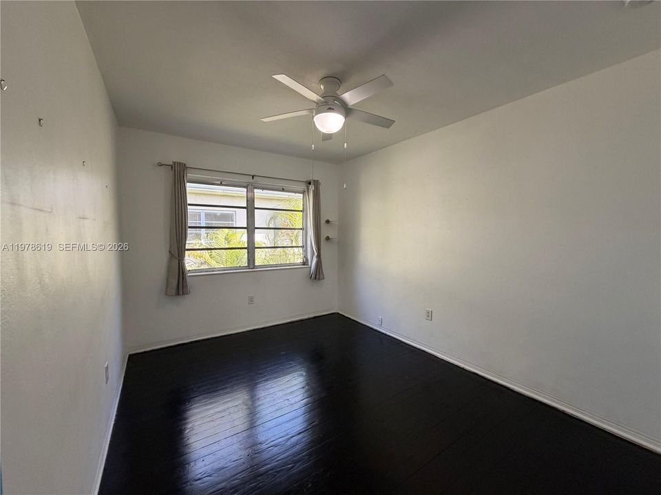 Active With Contract: $135,000 (1 beds, 1 baths, 500 Square Feet)