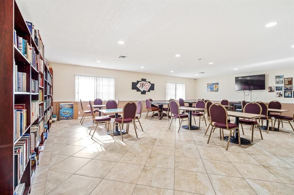 CLUBHOUSE ENTERTAINMENT ROOM