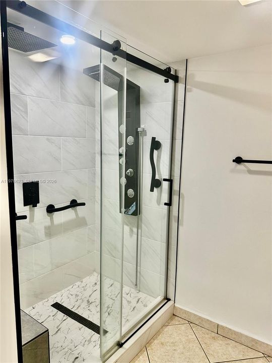 MODERN SLIDING GLASS DOOR & SPA LIKE SHOWER-DOUBLE RAIN FAUCETS & MORE!
