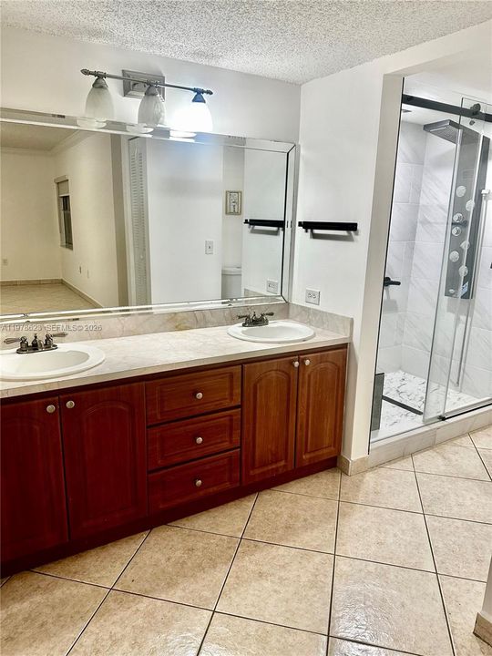 DOUBLE SINK VANITY WITH UNDER SINK STORAGE CABINETS & DRAWERS-FULL MIRROR