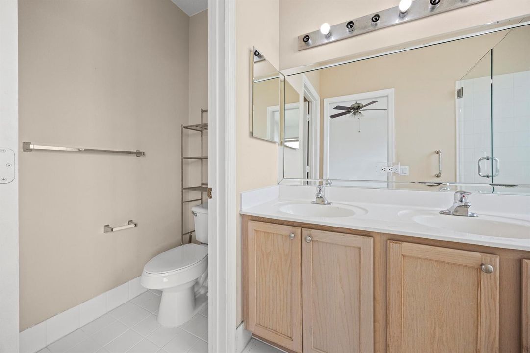 27_453a6163