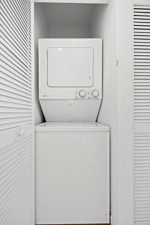 20_453a6128