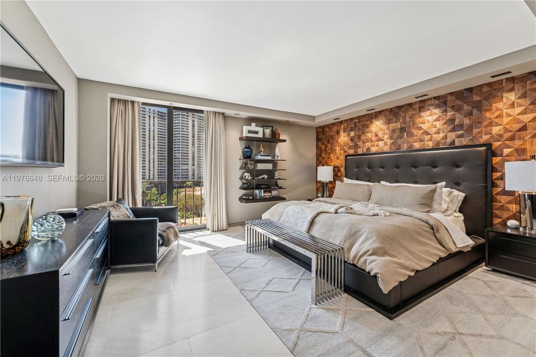 Active With Contract: $1,200,000 (2 beds, 2 baths, 1901 Square Feet)
