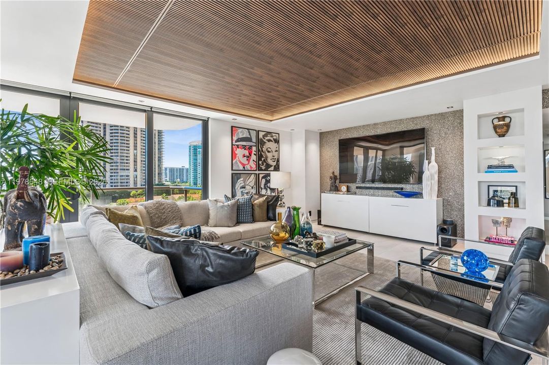 Active With Contract: $1,200,000 (2 beds, 2 baths, 1901 Square Feet)
