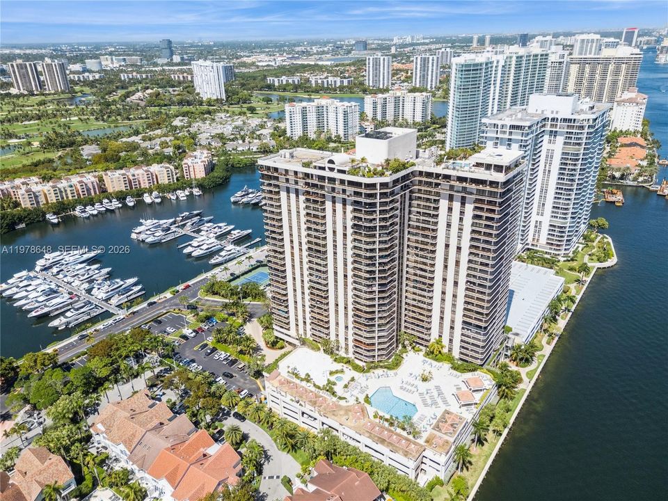 Active With Contract: $1,200,000 (2 beds, 2 baths, 1901 Square Feet)