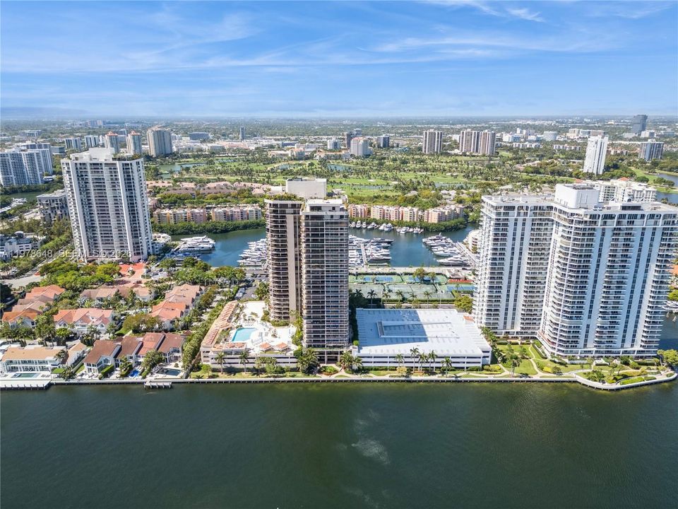 Active With Contract: $1,200,000 (2 beds, 2 baths, 1901 Square Feet)