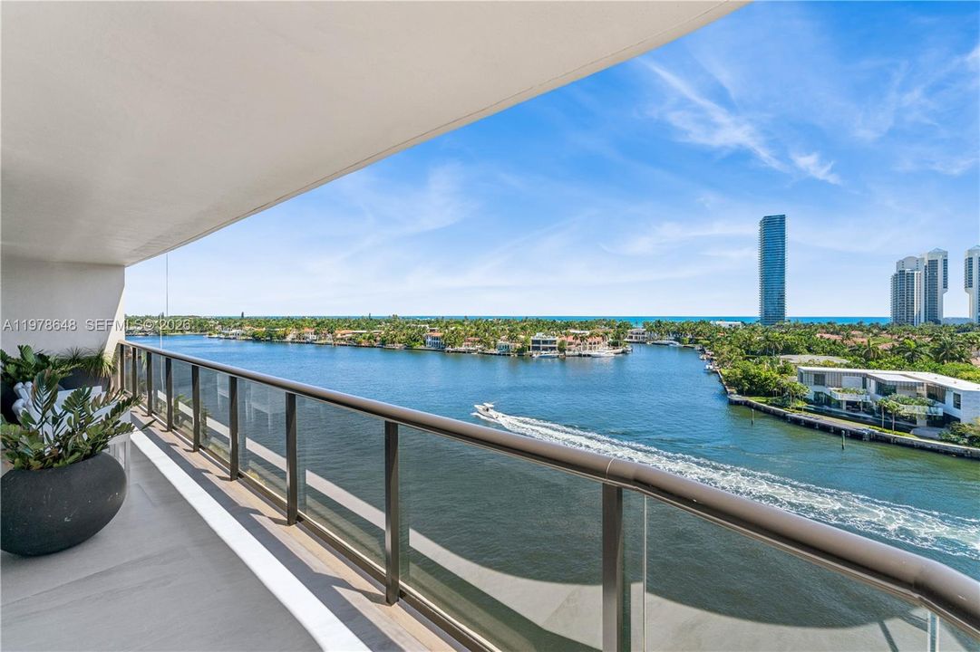 Active With Contract: $1,200,000 (2 beds, 2 baths, 1901 Square Feet)