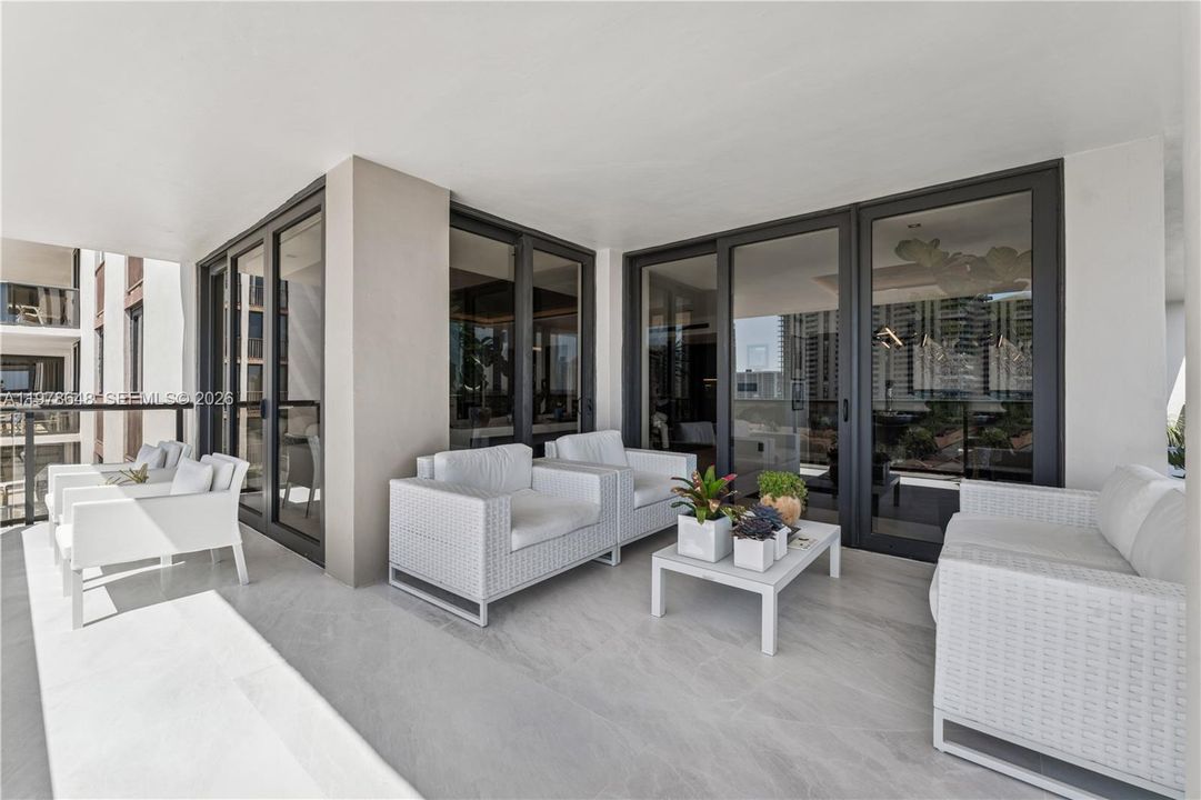 Active With Contract: $1,200,000 (2 beds, 2 baths, 1901 Square Feet)