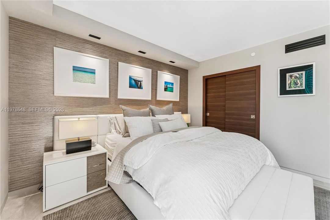 Active With Contract: $1,200,000 (2 beds, 2 baths, 1901 Square Feet)