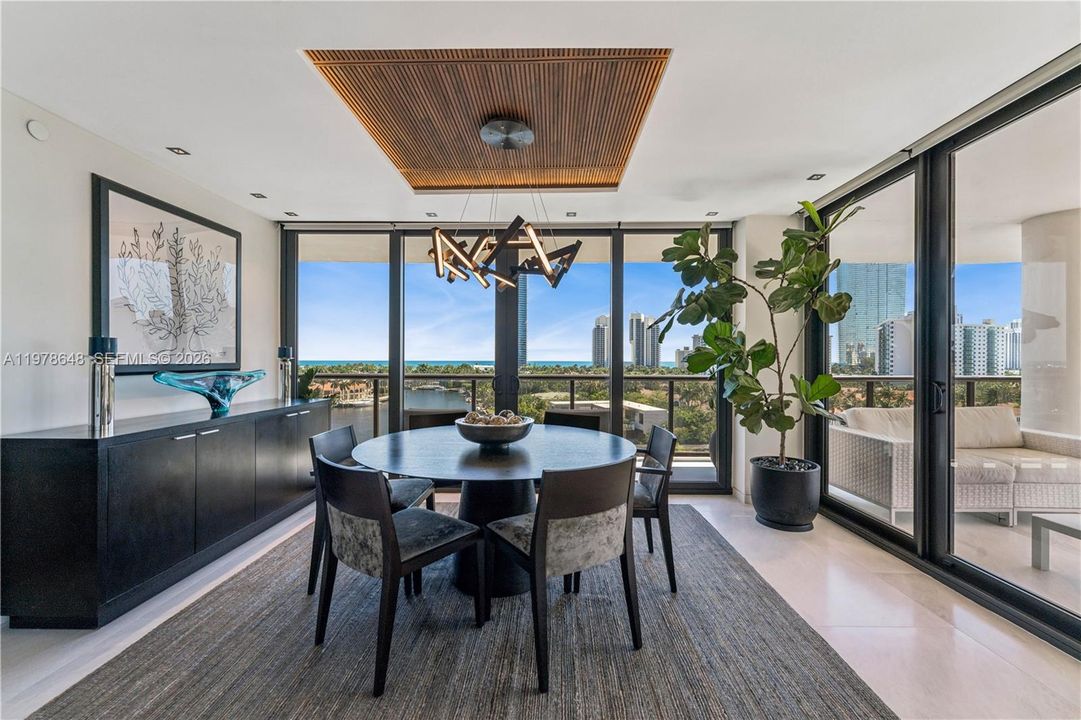 Active With Contract: $1,200,000 (2 beds, 2 baths, 1901 Square Feet)