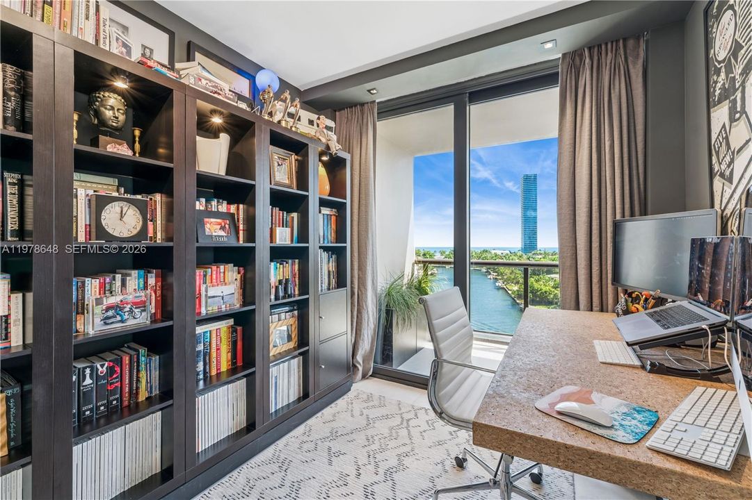 Active With Contract: $1,200,000 (2 beds, 2 baths, 1901 Square Feet)