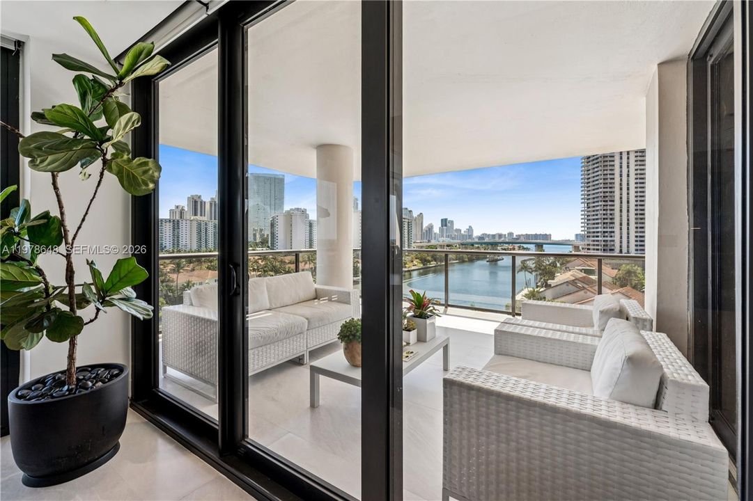 Active With Contract: $1,200,000 (2 beds, 2 baths, 1901 Square Feet)