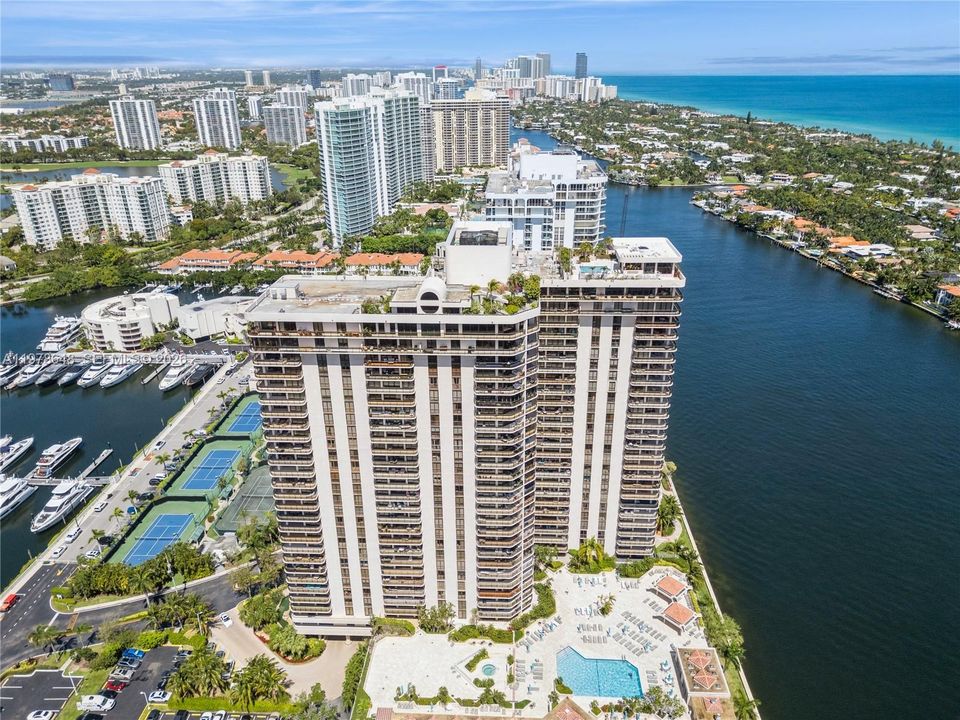 Active With Contract: $1,200,000 (2 beds, 2 baths, 1901 Square Feet)