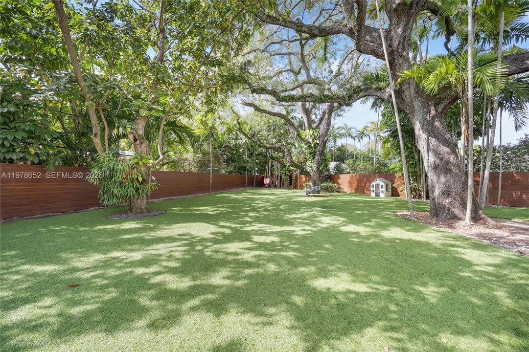 For Rent: $39,000 (5 beds, 5 baths, 4955 Square Feet)