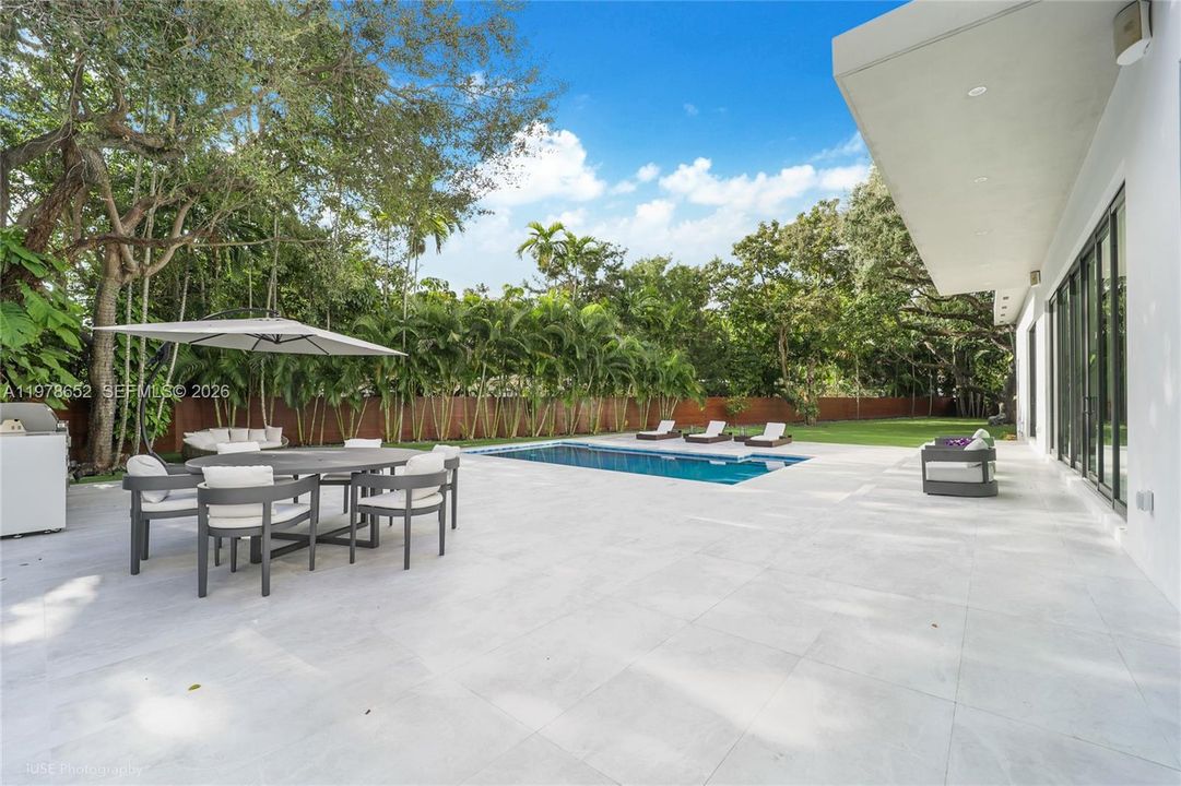 For Rent: $39,000 (5 beds, 5 baths, 4955 Square Feet)