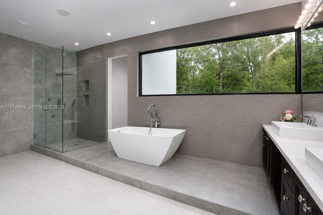 For Rent: $39,000 (5 beds, 5 baths, 4955 Square Feet)