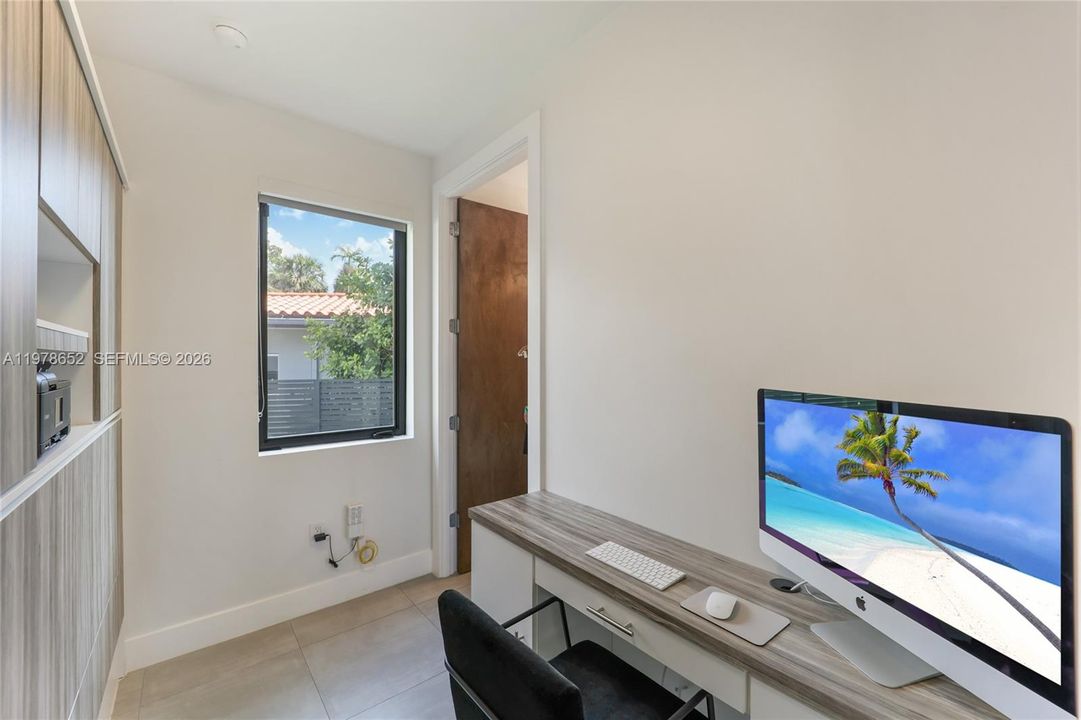For Rent: $39,000 (5 beds, 5 baths, 4955 Square Feet)