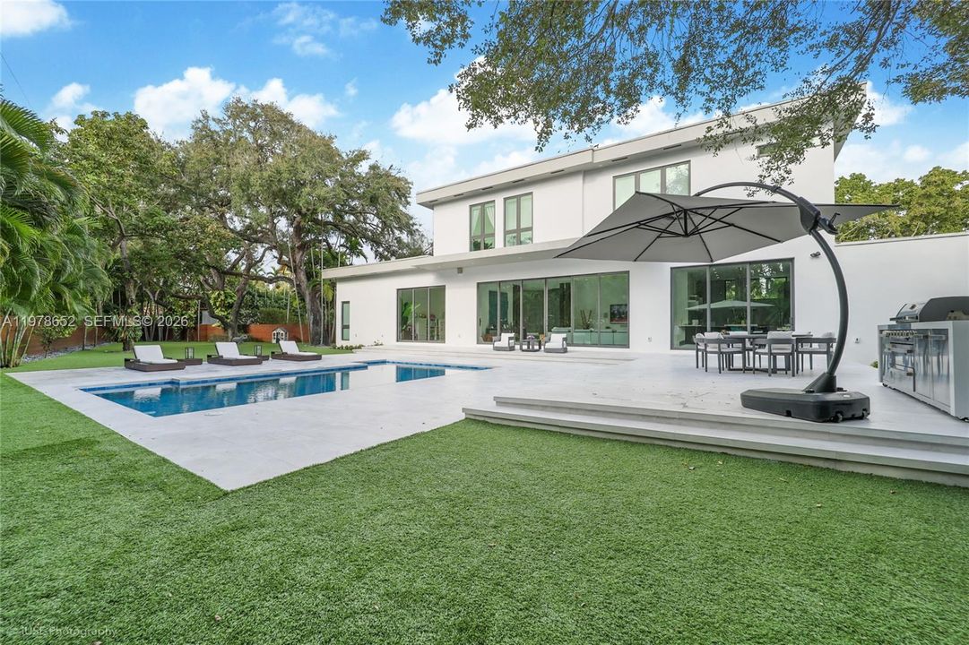 For Rent: $39,000 (5 beds, 5 baths, 4955 Square Feet)