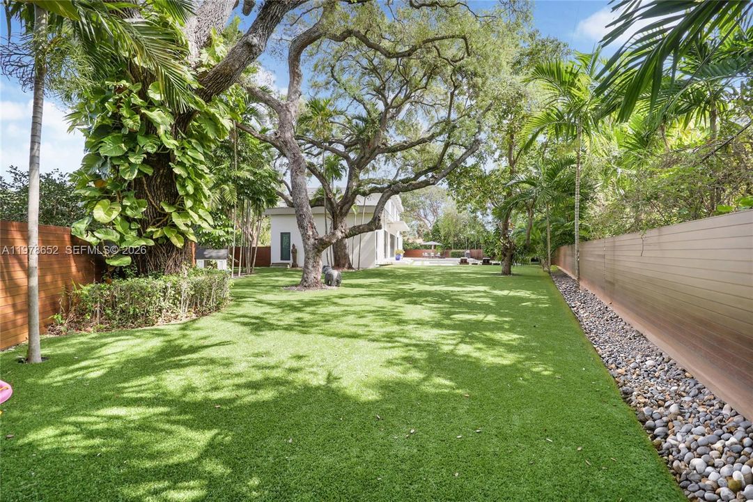 For Rent: $39,000 (5 beds, 5 baths, 4955 Square Feet)