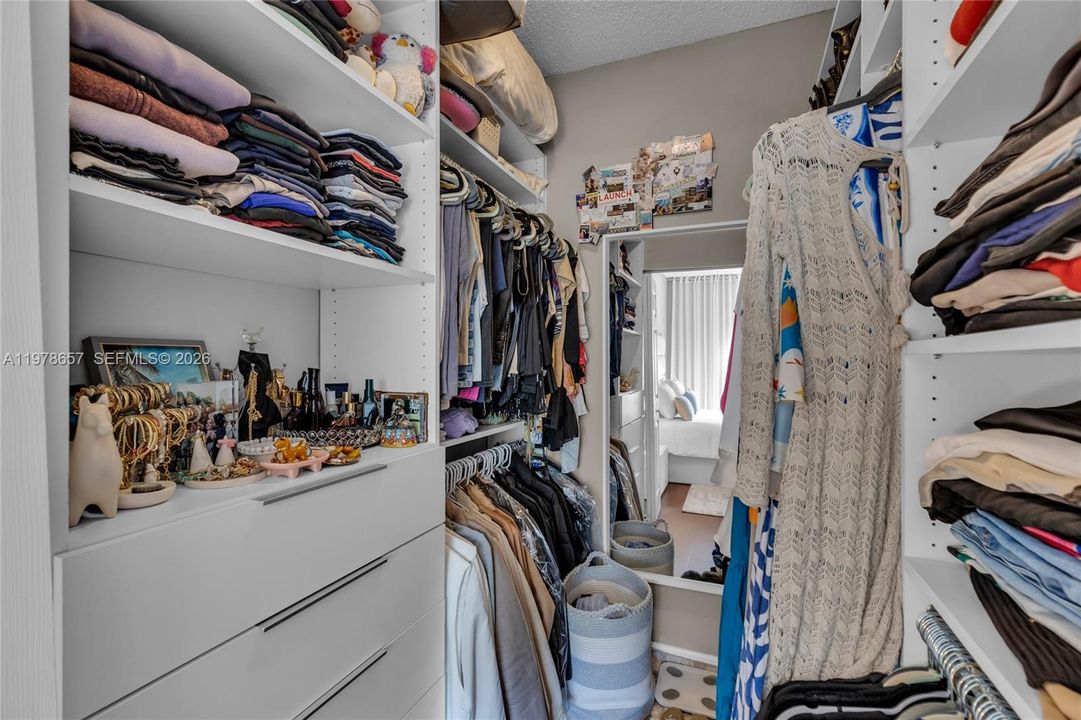 В аренду: $2,900 (2 спален, 2 ванн, 1131 Квадратных фут)