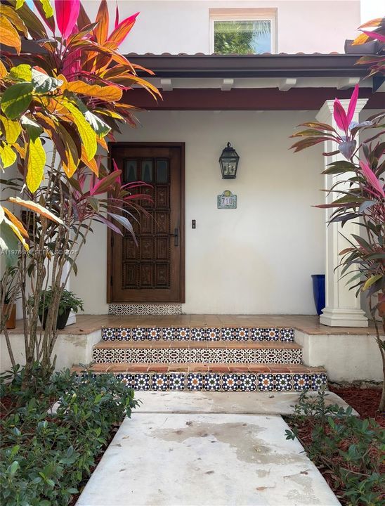 Vendido Recientemente: $2,295,000 (4 camas, 4 baños, 2304 Pies cuadrados)