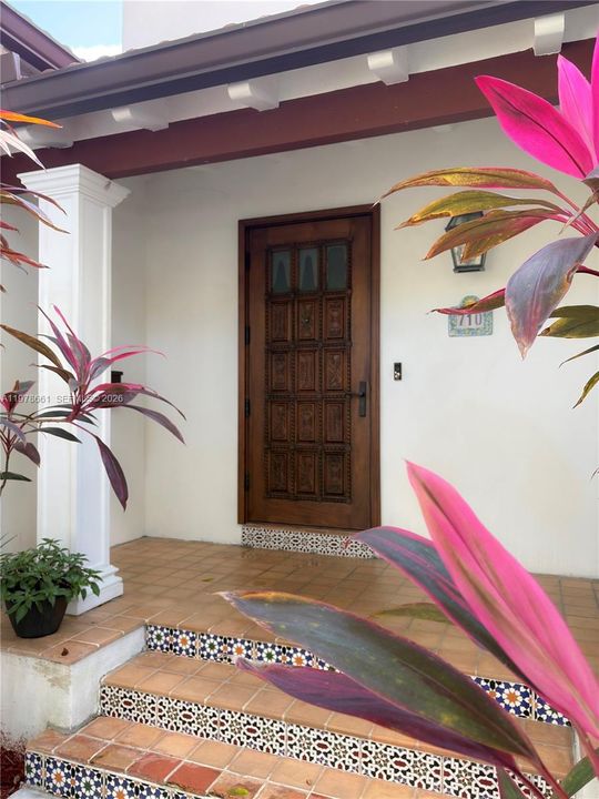 Vendido Recientemente: $2,295,000 (4 camas, 4 baños, 2304 Pies cuadrados)