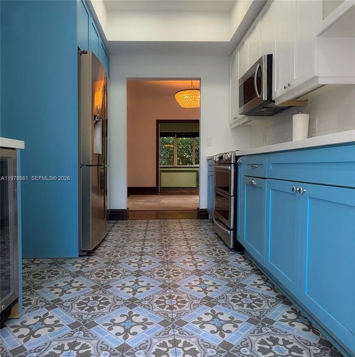 Vendido Recientemente: $2,295,000 (4 camas, 4 baños, 2304 Pies cuadrados)