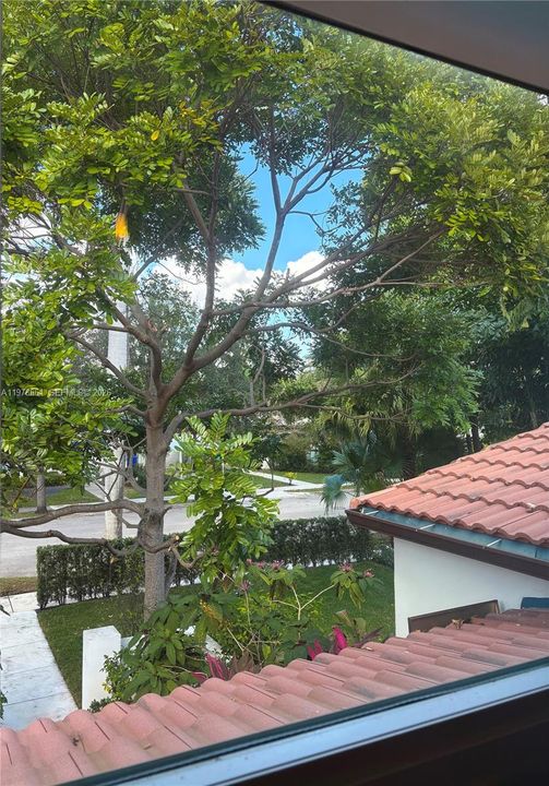Vendido Recientemente: $2,295,000 (4 camas, 4 baños, 2304 Pies cuadrados)