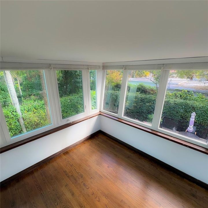 Vendido Recientemente: $2,295,000 (4 camas, 4 baños, 2304 Pies cuadrados)
