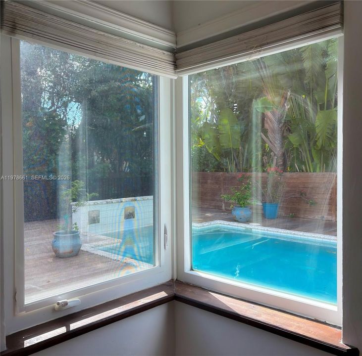 Vendido Recientemente: $2,295,000 (4 camas, 4 baños, 2304 Pies cuadrados)