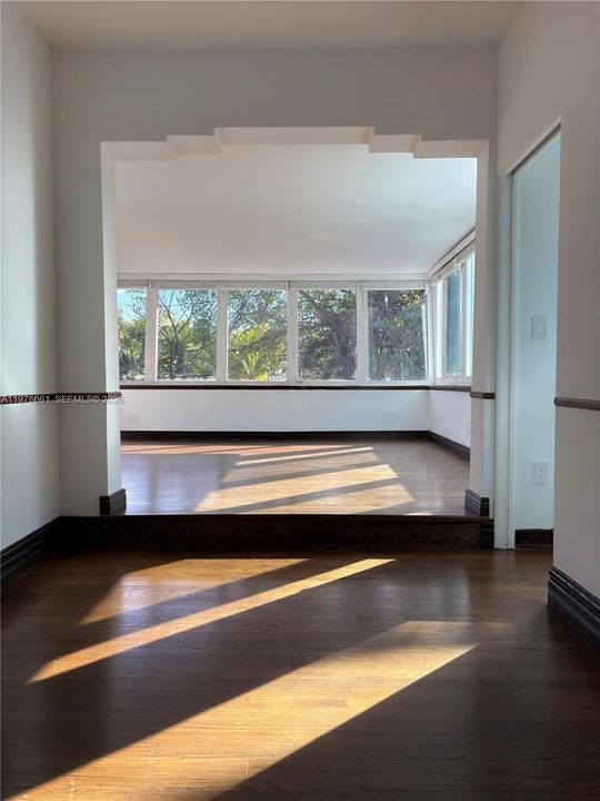 Vendido Recientemente: $2,295,000 (4 camas, 4 baños, 2304 Pies cuadrados)