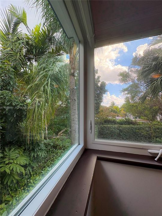 Vendido Recientemente: $2,295,000 (4 camas, 4 baños, 2304 Pies cuadrados)